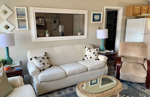 Coventry Lake House | Cozy private house on Coventry Lake .Large deck own beach