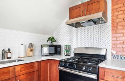 South Side Apartment | Cozy & Quiet Furnished Apartment, 3-12 Month Stays