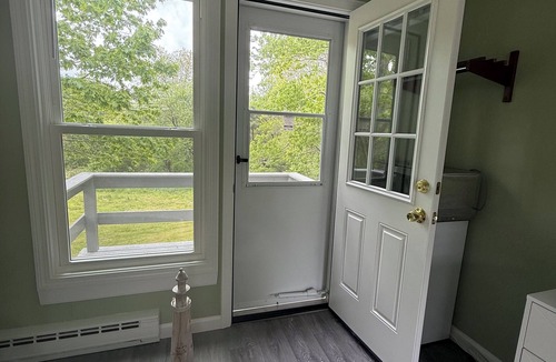 Boothbay Cabin | Cozy Renovated Cabin in Central Boothbay– Peaceful, Private, Close to Everything