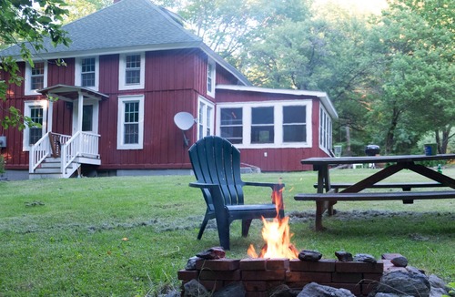 Glendale House | Cozy Secluded Cabin in the Berkshires