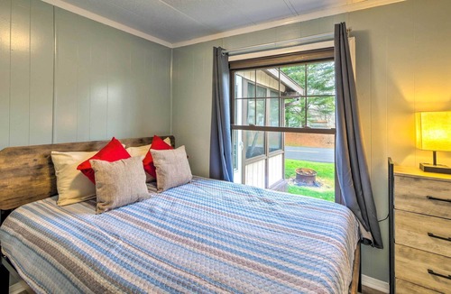 Sherrodsville House | Cozy Sherrodsville Home: Walk to Lake Atwood!