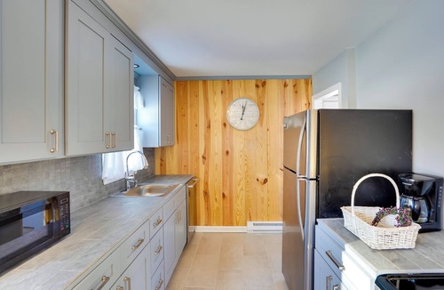 Whitingham House | Cozy Southern Vermont Home w/On-Site Trails