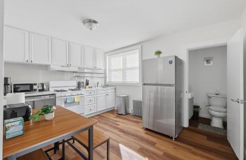 Nonantum Apartment | Cozy&Spacious 6Br home in Newton