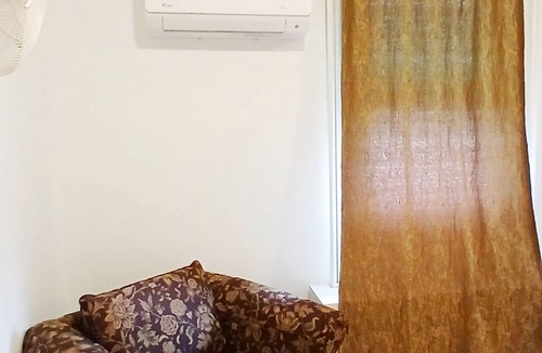 New London Apartment | Cozy spacious bedroom with king size bed, only half mile to Rt.95, private bath
