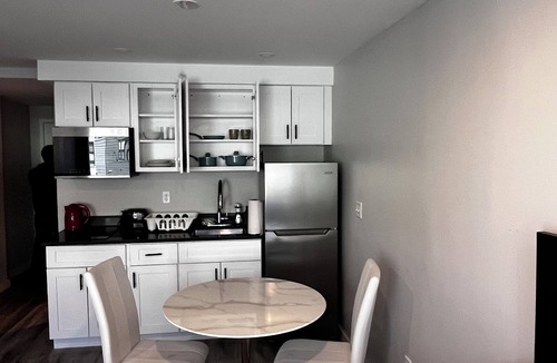 Downtown Hartford Apartment | Cozy Studio in charming Hartford with fitness room and AC, Free Parking