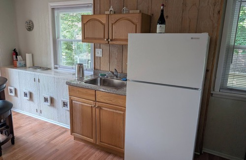 Thomaston Apartment | Cozy studio in wonderful Great Neck with AC, WiFi, fitness room