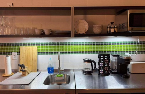 Beacon Hill Apartment | Cozy Studio w/Full Kitchen, Close to MGH, Walkable Train Lines