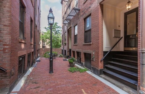 Beacon Hill Apartment | Cozy Studio w/Full Kitchen, Close to MGH, Walkable Train Lines
