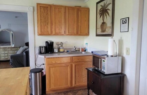 Barre Apartment | Cozy studio with WiFi and AC in charming Barre