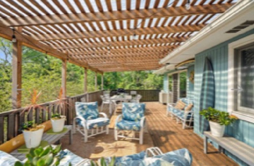 Montauk House | Cozy sun drenched beach cottage private beach, walk to town, hot tub