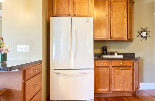 Braintree House | Cozy three-bedroom home close to Boston w/plenty of parking