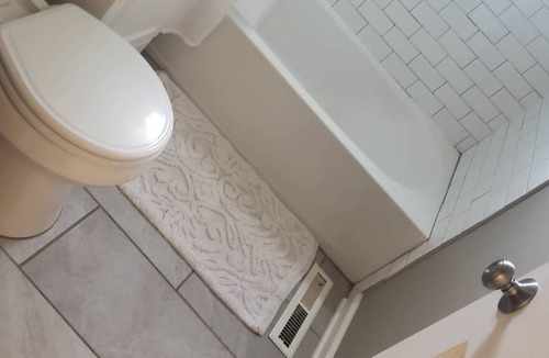 North Kansas City House | Cozy three bedroom Close to all KCs attractions but tucked into a neighborhood