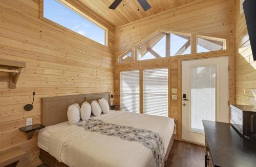Page Apartment | Cozy Tiny Home With Loft