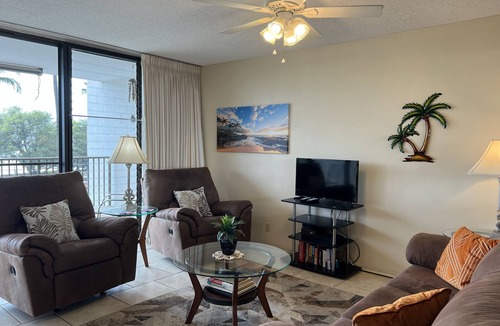 Kihei Condo | Cozy Top-Floor Maui Parkshore Condo