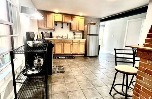 Dwight Apartment | Cozy Two Bedroom Stay In Downtown New Haven!