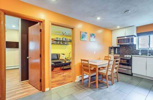 South Side Condo | Cozy Waltham Condo ~ 11 Mi to Downtown Boston!