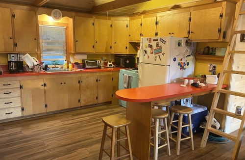 North Windham House | Cozy Waterfront Retreat - Large Deck, Close to Portland