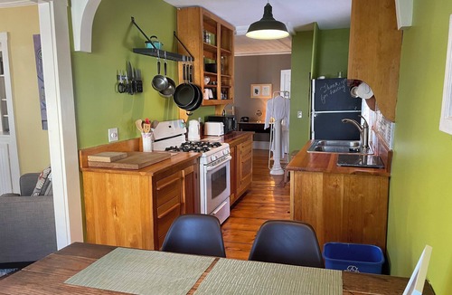 West End Apartment | Cozy West End apartment