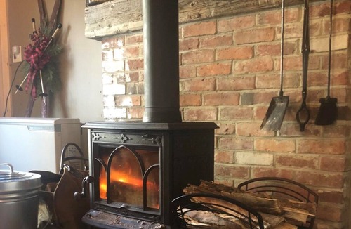 Wyman House | Cozy Winter Camp- 5 min from sugarloaf