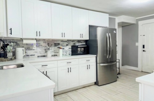 Waterbury House | Cozy Winter Escape - Hot Tub, Game Room, Fireplace, Sleeps 6