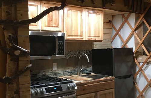 Butte Cabin | Cozy yurt in quiet neighborhood