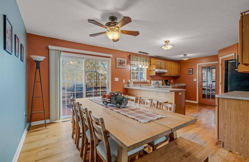 Berkeley Springs House | Creekview Cabin - hot tub, pets, grill, wifi, screen porch, fire ring