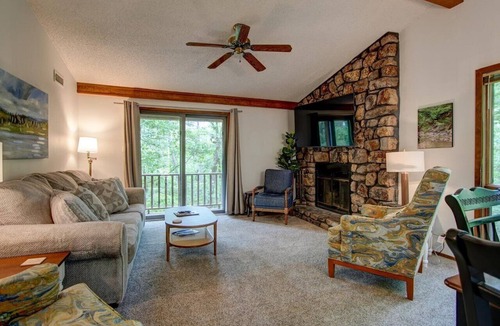 Mount Ida Condo | Crescent Moon/22DNC Hosted by LOVR
