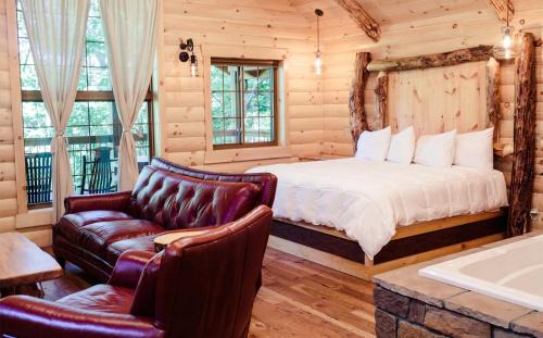 Millersburg House | Cricket Hill Treehouse B by Amish Country Lodging
