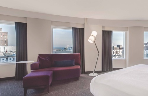 Playhouse Square Hotel | Crowne Plaza Cleveland at Playhouse Square by IHG