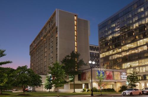 Crystal City Hotel | Crowne Plaza Crystal City-Washington, D.C. by IHG