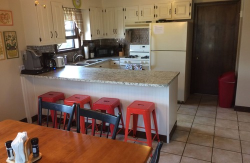 Eastward Look House | CRYSTAL CLEAN CAPE!! Come enjoy the summer charm and beaches of Narragansett, RI