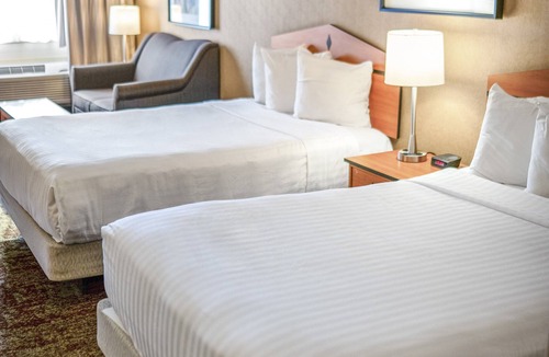 Murray Hotel | Crystal Inn Hotel & Suites Midvalley