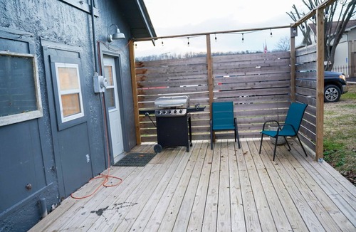 Cotter House | Cute and Cozy, pet friendly home in downtown Cotter!