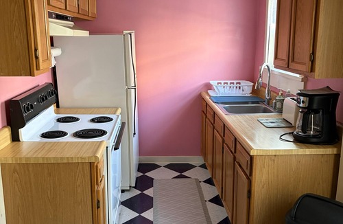 Lyndon Apartment | Cute apartment in Lyndonville, 10 mins from Burke Mountain and Kingdom Trails!