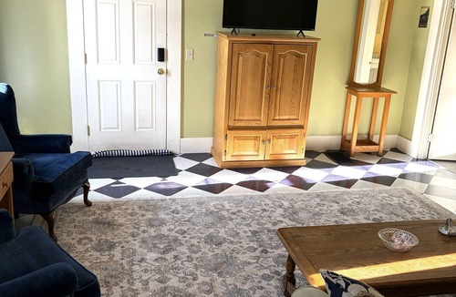 Lyndon Apartment | Cute apartment in Lyndonville, 10 mins from Burke Mountain and Kingdom Trails!