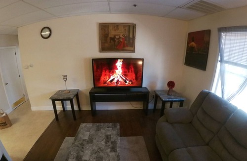 Beverly Apartment | Cute apartment in the heart of downtown Beverly