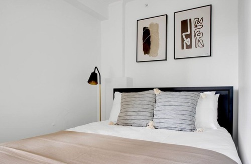 North Brookline Apartment | Cute Brookline 1BR w/ Gym, steps to Green Line, by Blueground