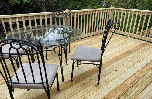 Newbury Cottage | Cute cottage by the sea - longer term winter rates available - please inquire
