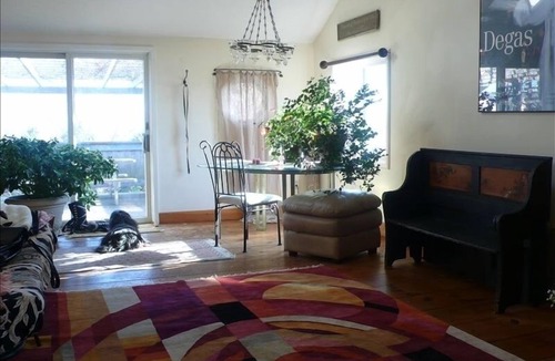 Newbury Cottage | Cute cottage by the sea - longer term winter rates available - please inquire