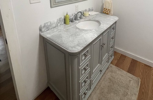 Cooper House | Cute, one-bedroom located 1 block from Charleston Sky wedding venue