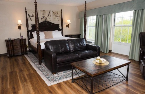 Holyoke Hotel | D. Hotel Suites & Spa