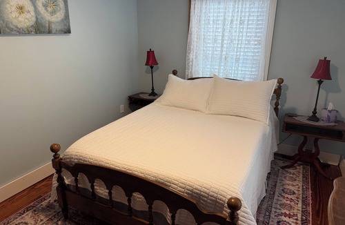 Boonsboro Bed & Breakfast | Dandelion in the Heart of Boonsboro