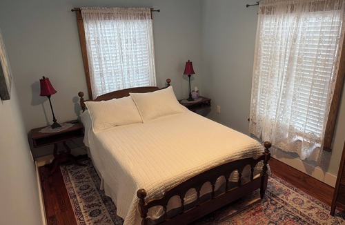 Boonsboro Bed & Breakfast | Dandelion in the Heart of Boonsboro