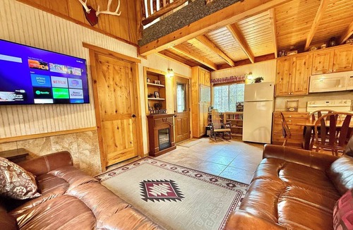 Glendale House | Dark sky stargazing cabin near Zion & Bryce