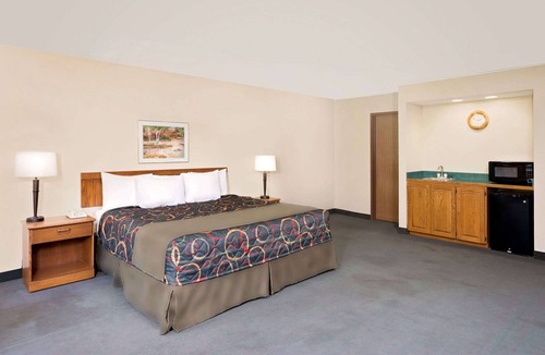 Boonville Hotel | Days Inn by Wyndham Boonville