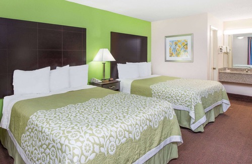 Calvert City Hotel | Days Inn by Wyndham Calvert City/Paducah East
