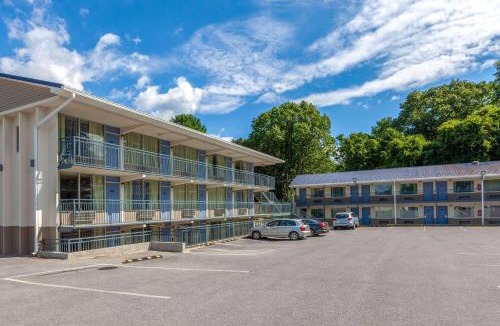 Charles Town Hotel | Days Inn by Wyndham Charles Town