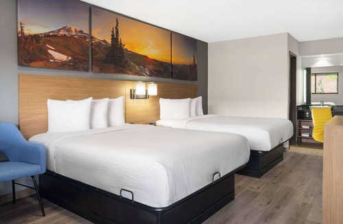 Crosswoods Hotel | Days Inn by Wyndham Columbus/Worthington