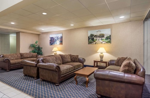 Columbus Hotel | Days Inn by Wyndham Columbus Airport