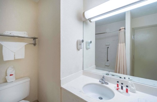 Columbus Hotel | Days Inn by Wyndham Columbus Airport